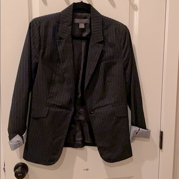 Pin stripe kick pleat blazer - Picture 1 of 9